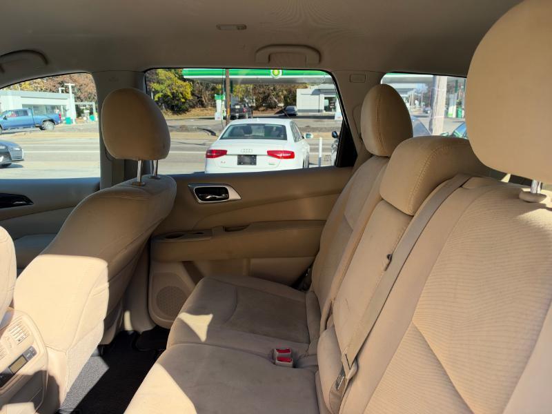Nissan Pathfinder S 2WD 2016