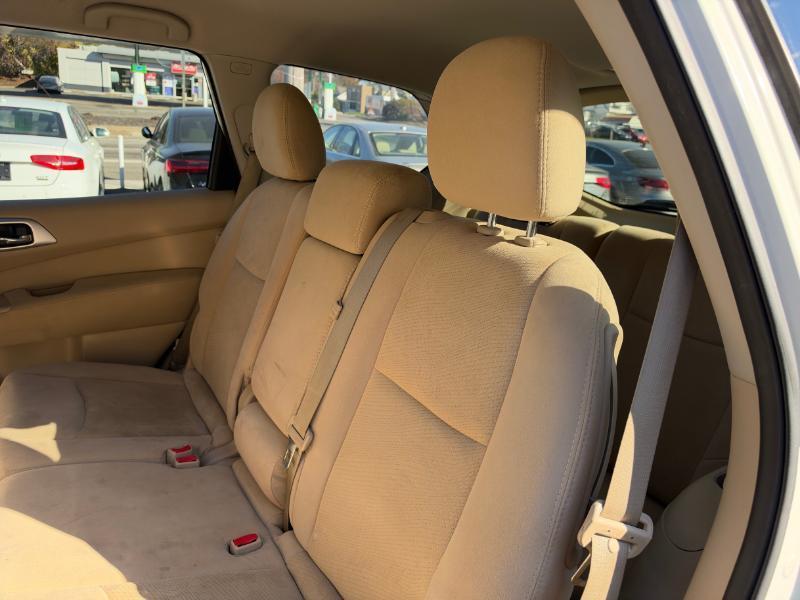 Nissan Pathfinder S 2WD 2016