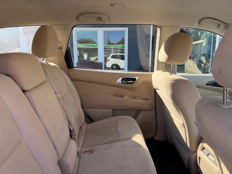 Nissan Pathfinder S 2WD 2016