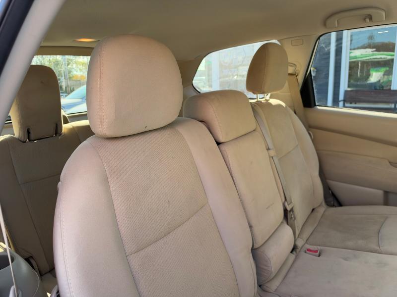 Nissan Pathfinder S 2WD 2016