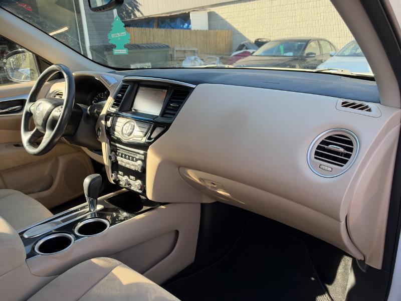Nissan Pathfinder S 2WD 2016