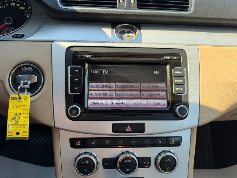 Volkswagen CC Sport w/Lighting Package 2013