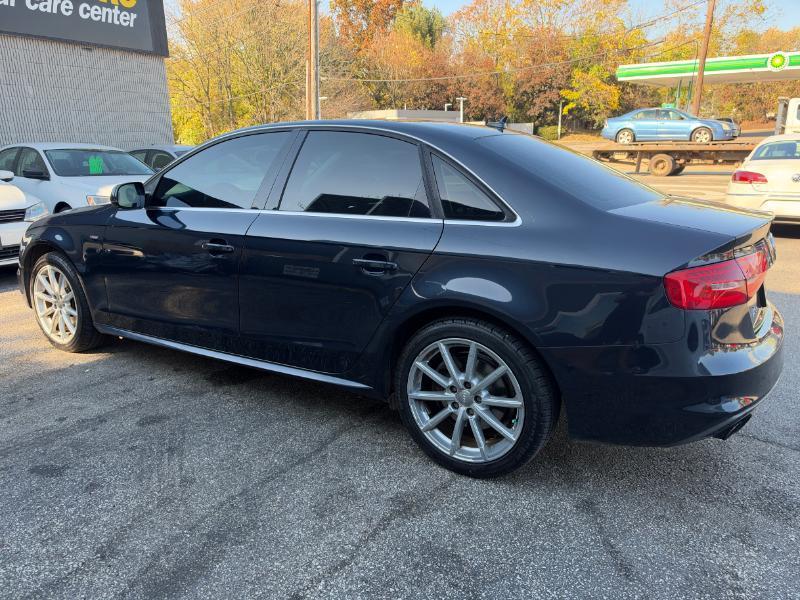 Audi A4 2.0T Sedan quattro Tiptronic 2015