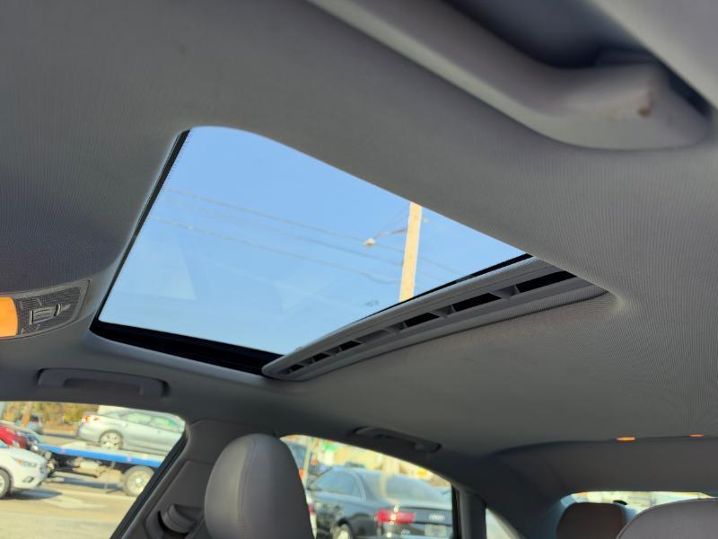 Audi A4 2.0T Sedan quattro Tiptronic 2015