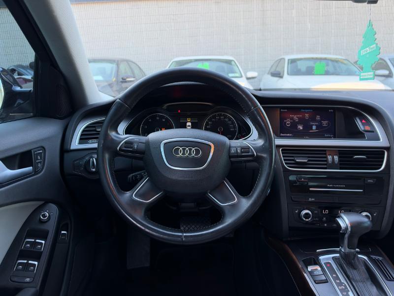 Audi A4 2.0T Sedan quattro Tiptronic 2015