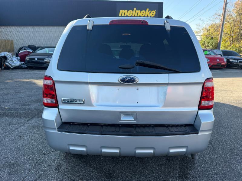 Ford Escape XLT FWD 2012