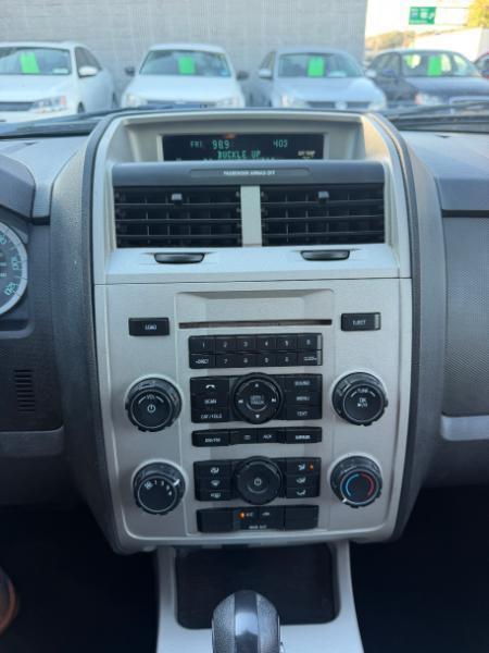 Ford Escape XLT FWD 2012