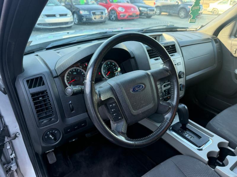 Ford Escape XLT FWD 2012