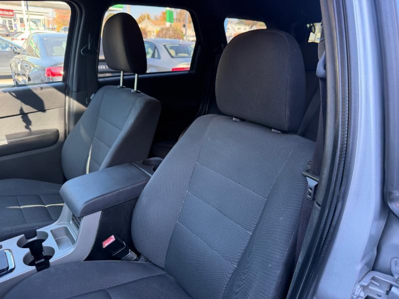 Ford Escape XLT FWD 2012