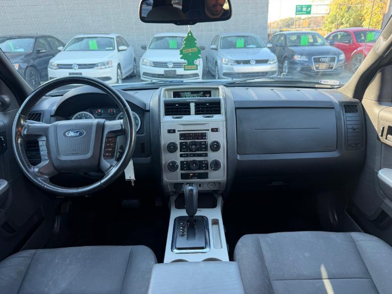 Ford Escape XLT FWD 2012