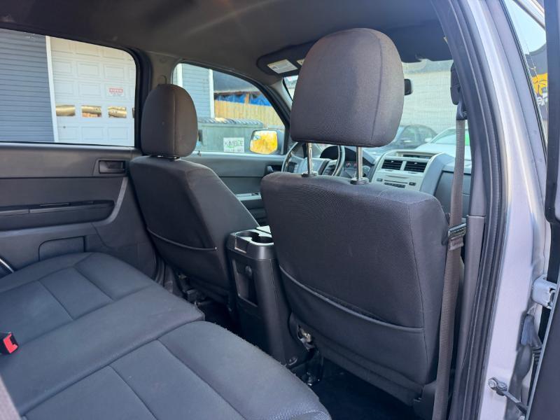 Ford Escape XLT FWD 2012