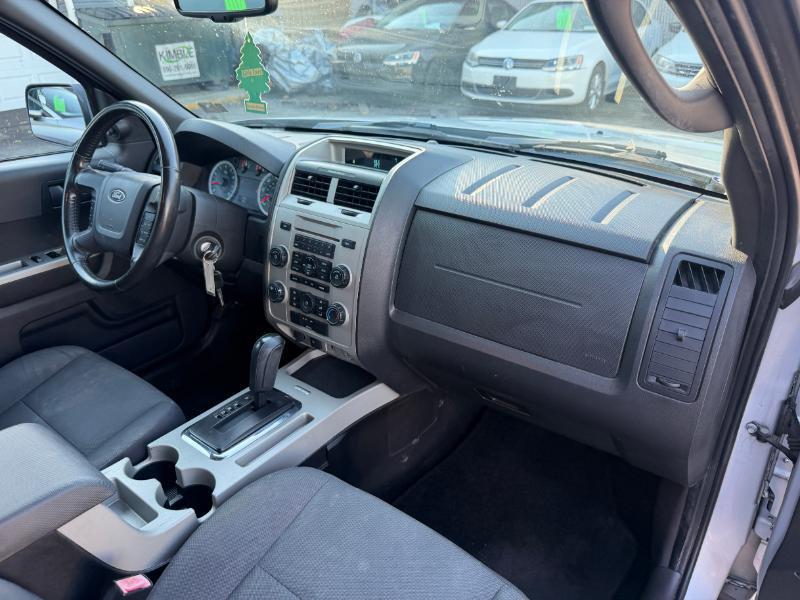 Ford Escape XLT FWD 2012