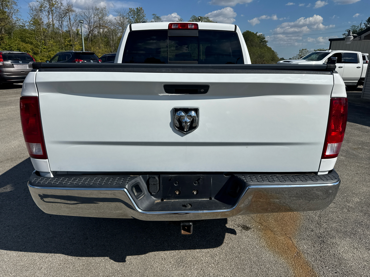 2016 Ram 1500 SLT photo 3