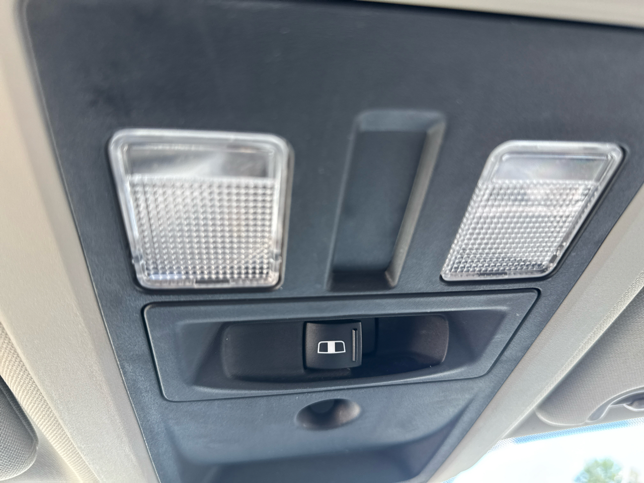 2016 Ram 1500 SLT photo 16