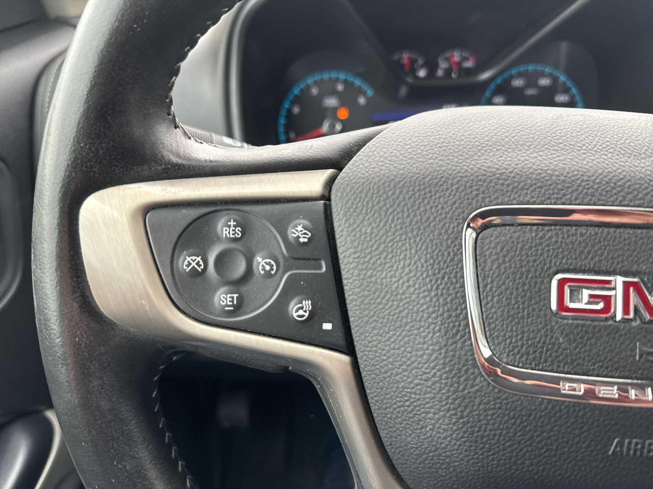 GMC Canyon 4WD Crew Cab 141" Denali 2020 GMC Canyon 4WD Crew Cab 141" Denali 2020