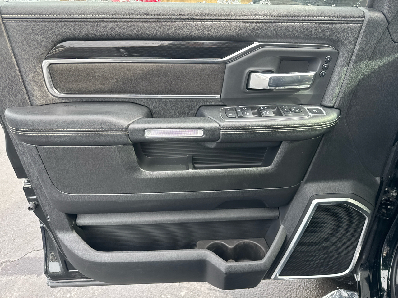 RAM 2500 Laramie 4x4 Crew Cab 6'4" Box 2019