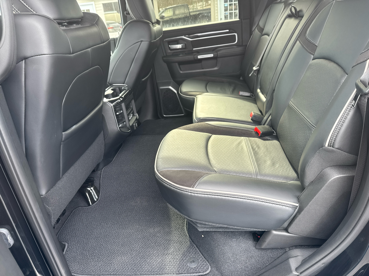 RAM 2500 Laramie 4x4 Crew Cab 6'4" Box 2019