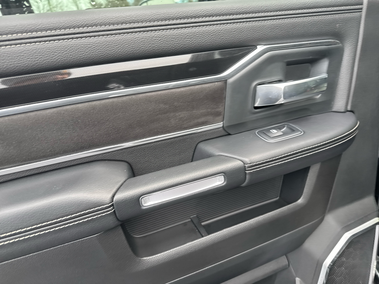 RAM 2500 Laramie 4x4 Crew Cab 6'4" Box 2019