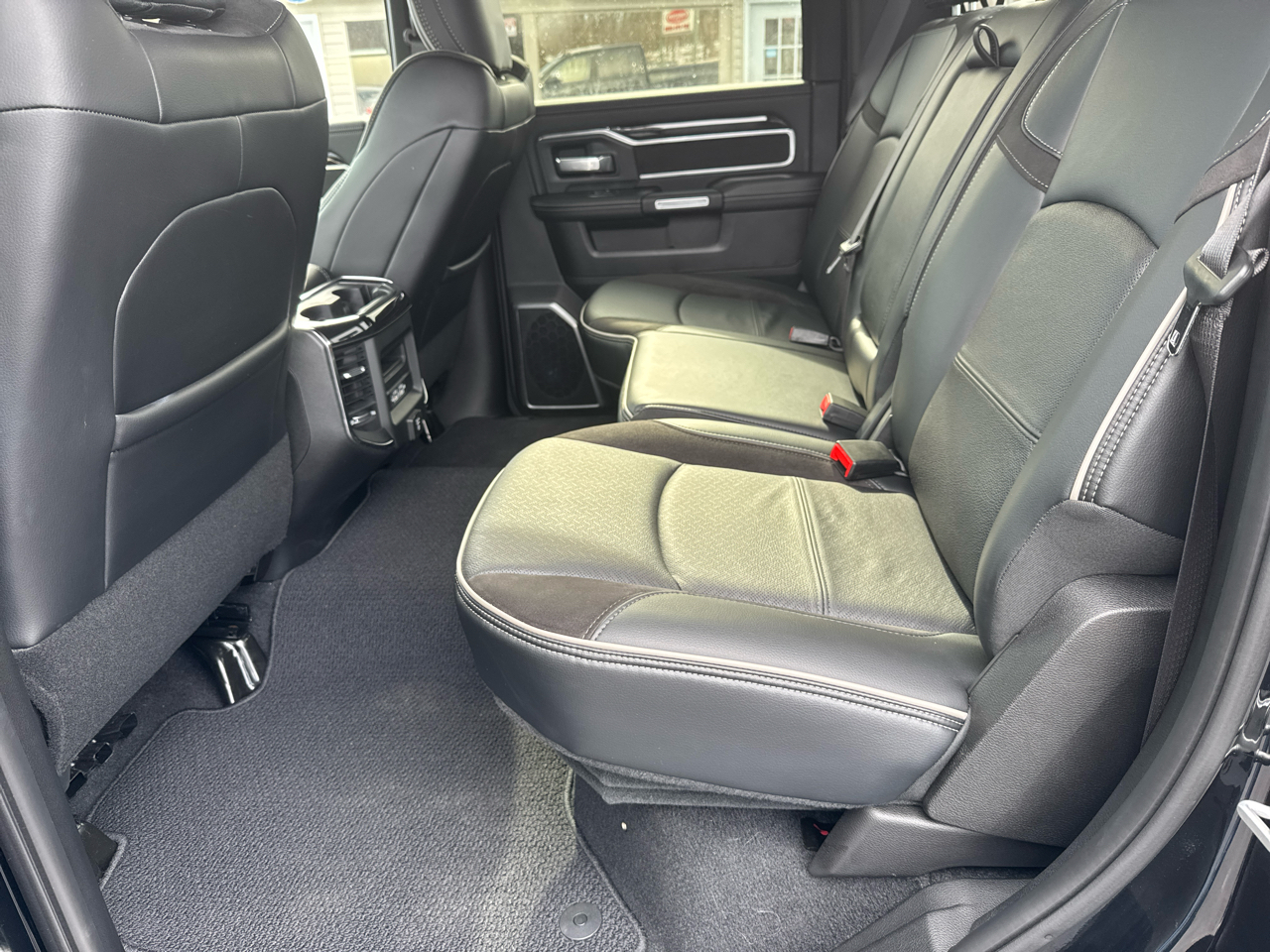 RAM 2500 Laramie 4x4 Crew Cab 6'4" Box 2019