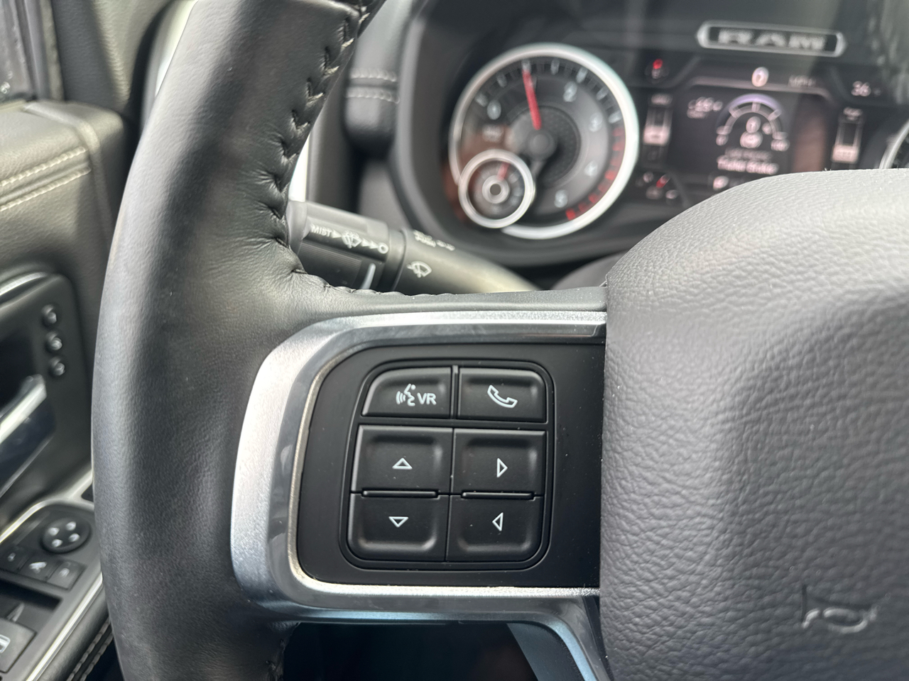 RAM 2500 Laramie 4x4 Crew Cab 6'4" Box 2019