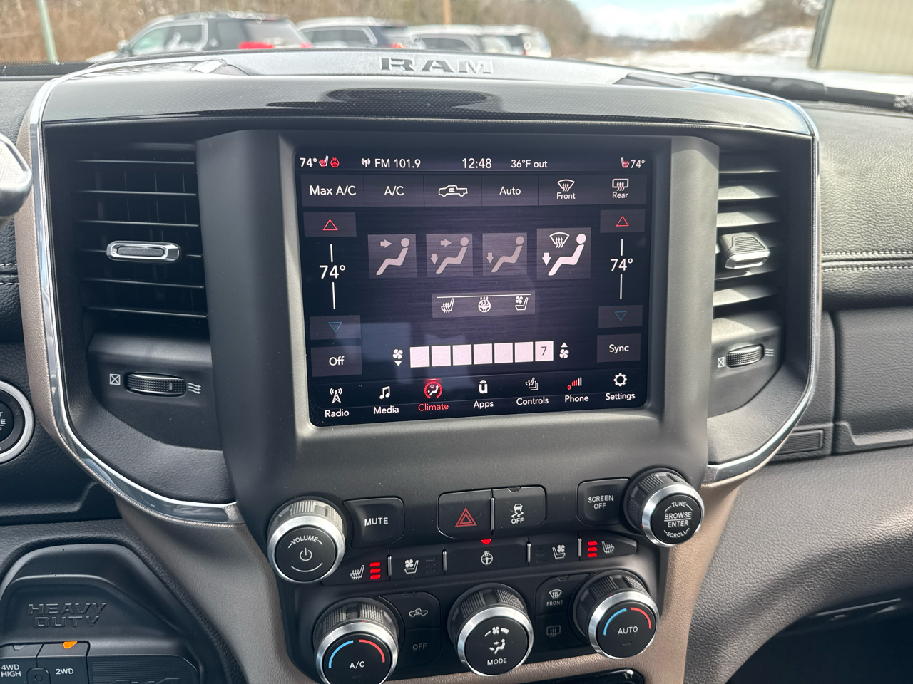 RAM 2500 Laramie 4x4 Crew Cab 6'4" Box 2019