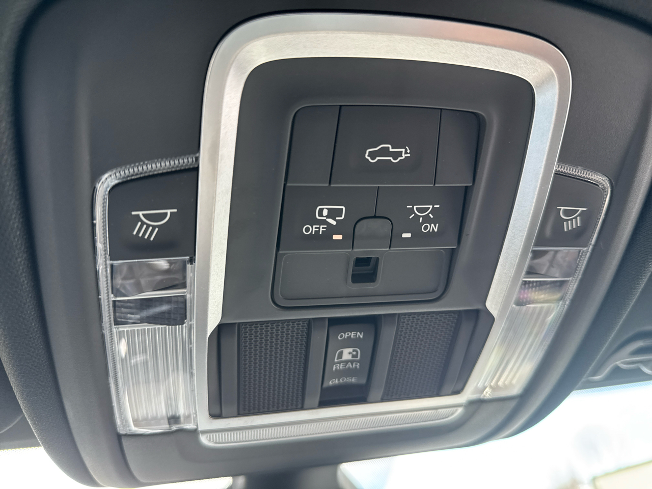 RAM 2500 Laramie 4x4 Crew Cab 6'4" Box 2019