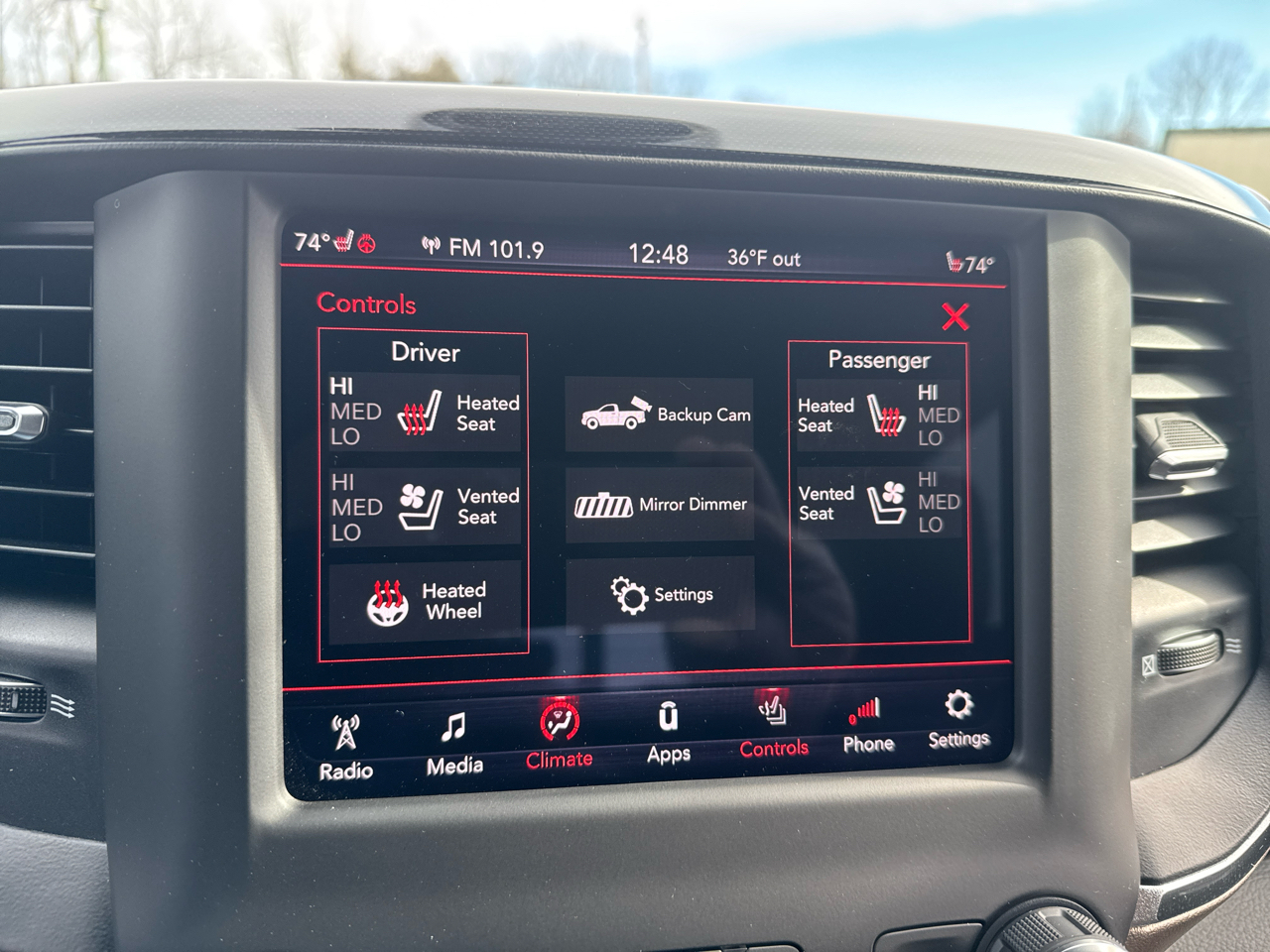 RAM 2500 Laramie 4x4 Crew Cab 6'4" Box 2019