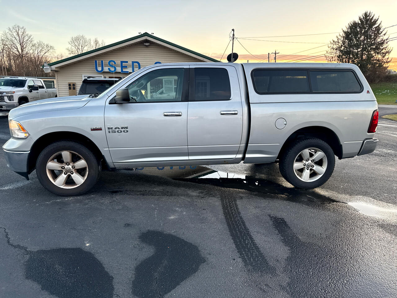 RAM 1500 4WD Quad Cab 140.5" SLT 2015