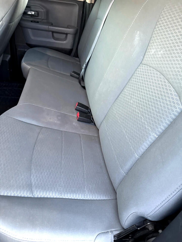 RAM 1500 4WD Quad Cab 140.5" SLT 2015