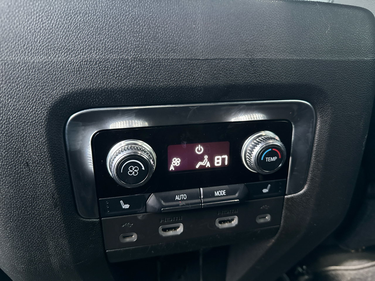 GMC Yukon 4WD 4dr SLT 2021