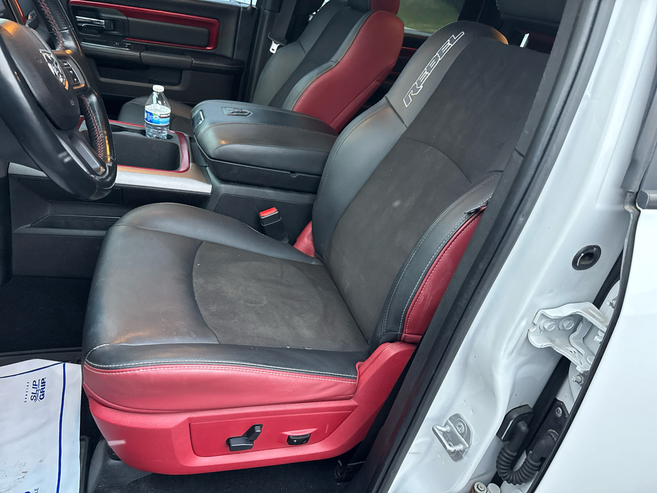 RAM 1500 4WD Crew Cab 140.5" Rebel 2018