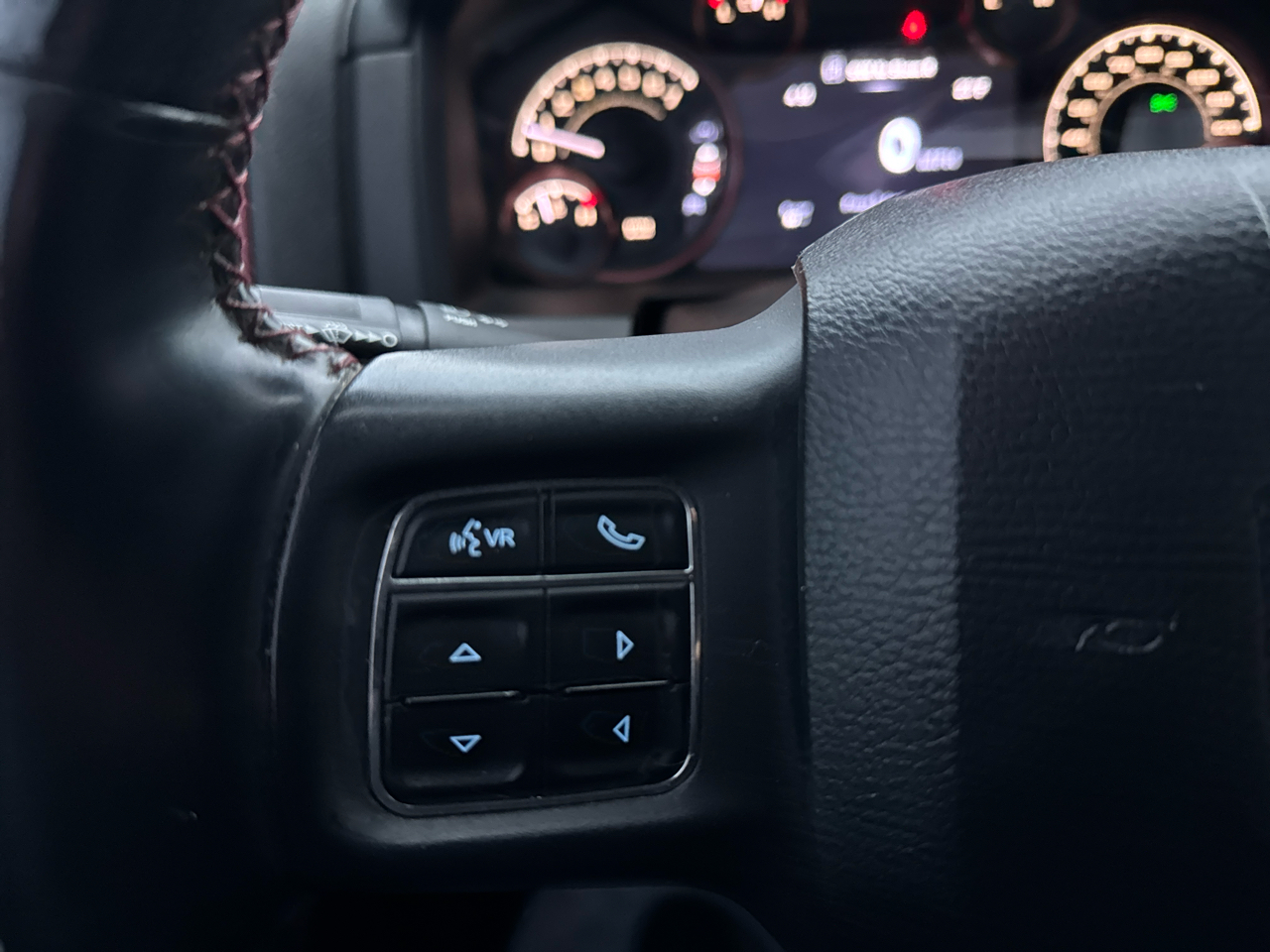 RAM 1500 4WD Crew Cab 140.5" Rebel 2018