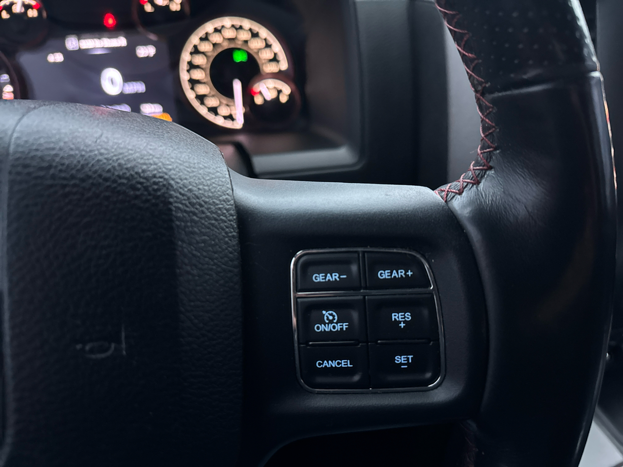 RAM 1500 4WD Crew Cab 140.5" Rebel 2018