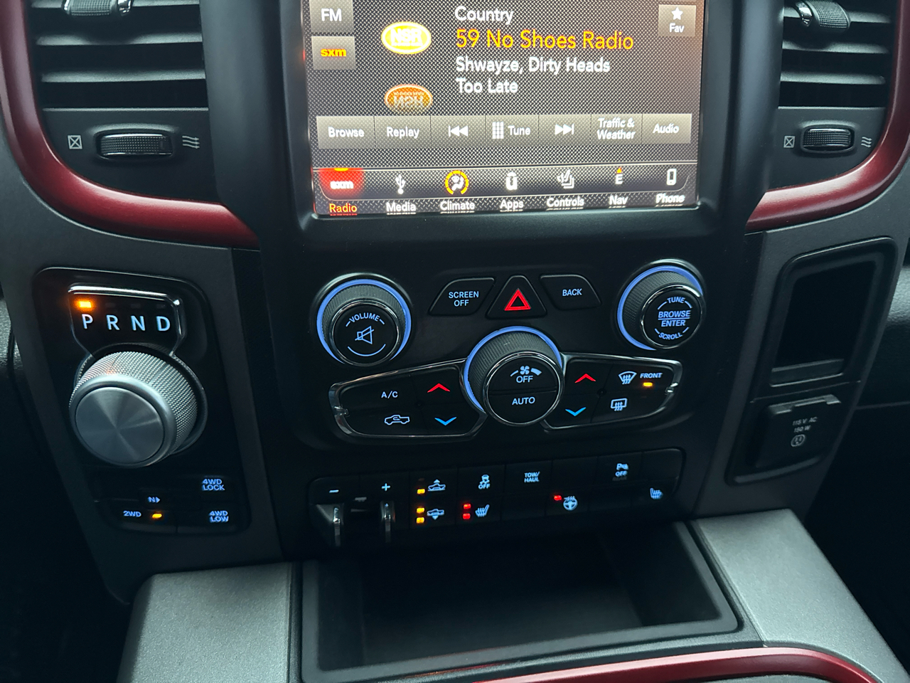 RAM 1500 4WD Crew Cab 140.5" Rebel 2018