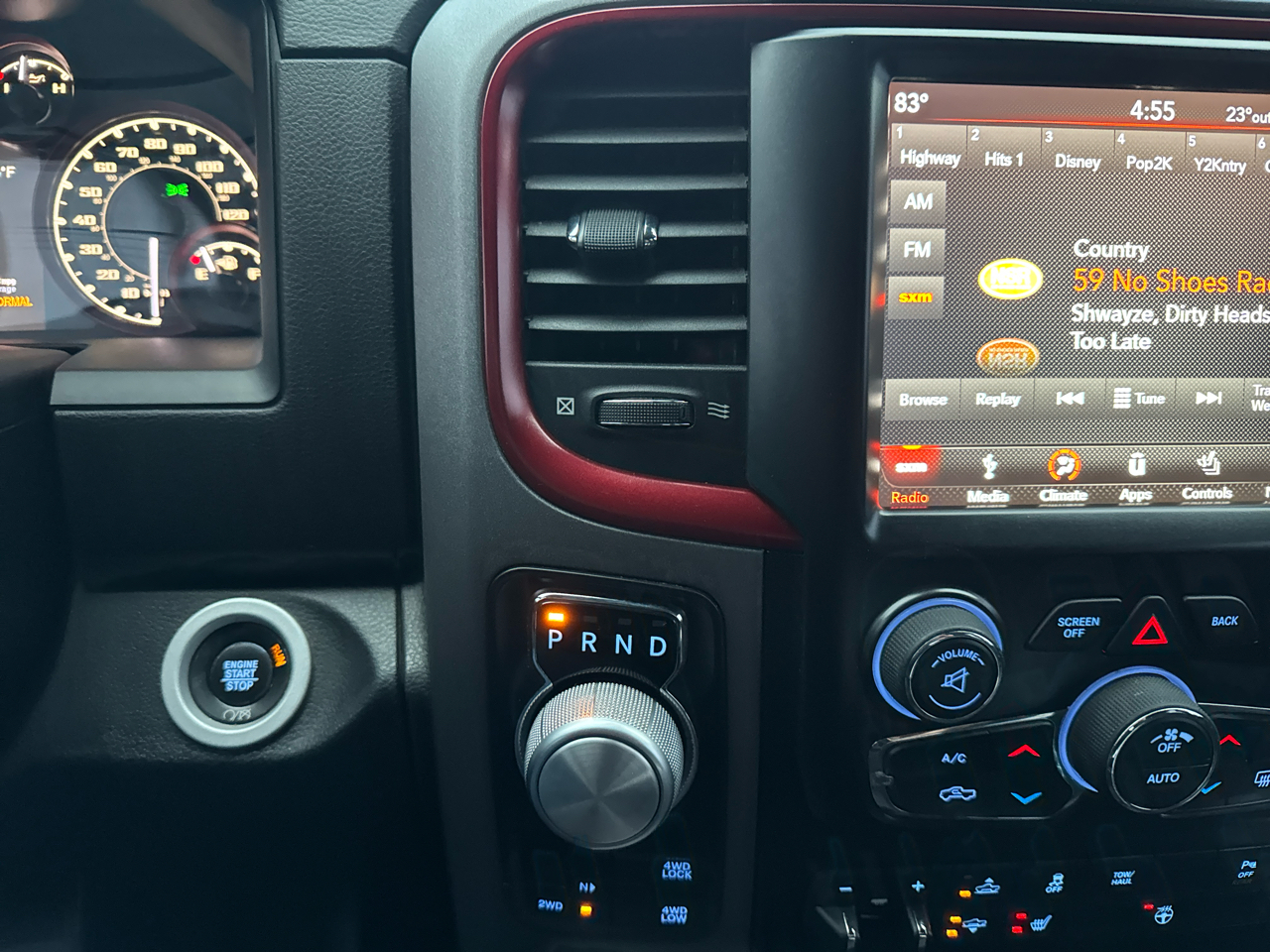 RAM 1500 4WD Crew Cab 140.5" Rebel 2018