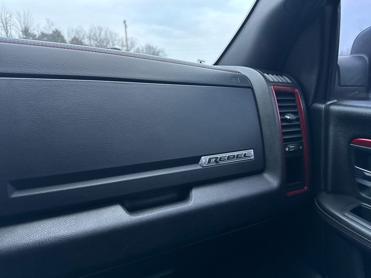 RAM 1500 4WD Crew Cab 140.5" Rebel 2018