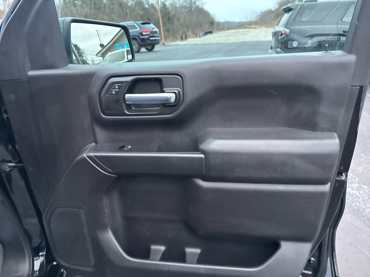 Chevrolet Silverado 1500 4WD Crew Cab 147" Custom 2021