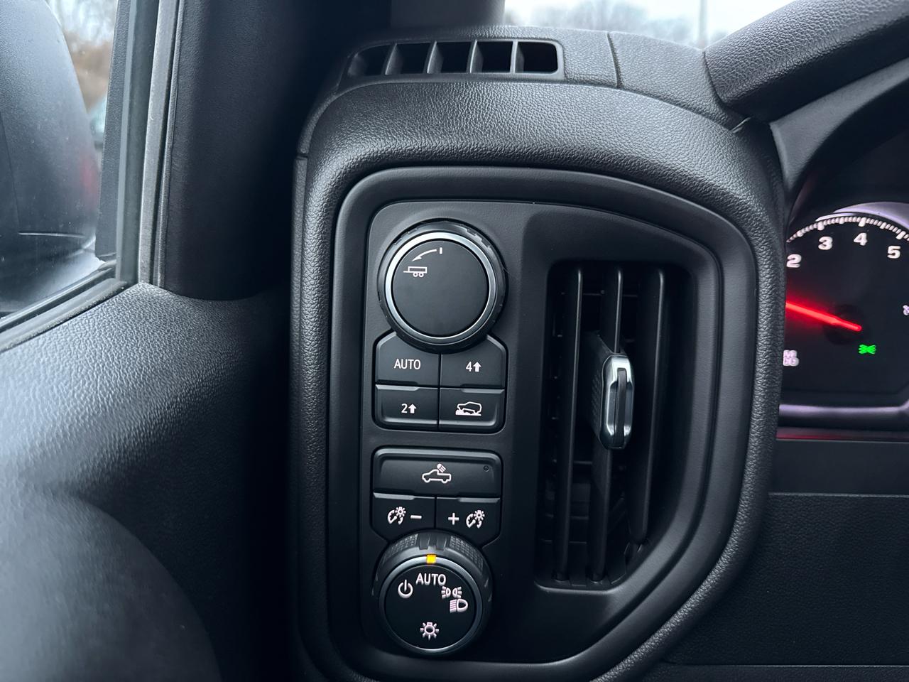 Chevrolet Silverado 1500 4WD Crew Cab 147" Custom 2021