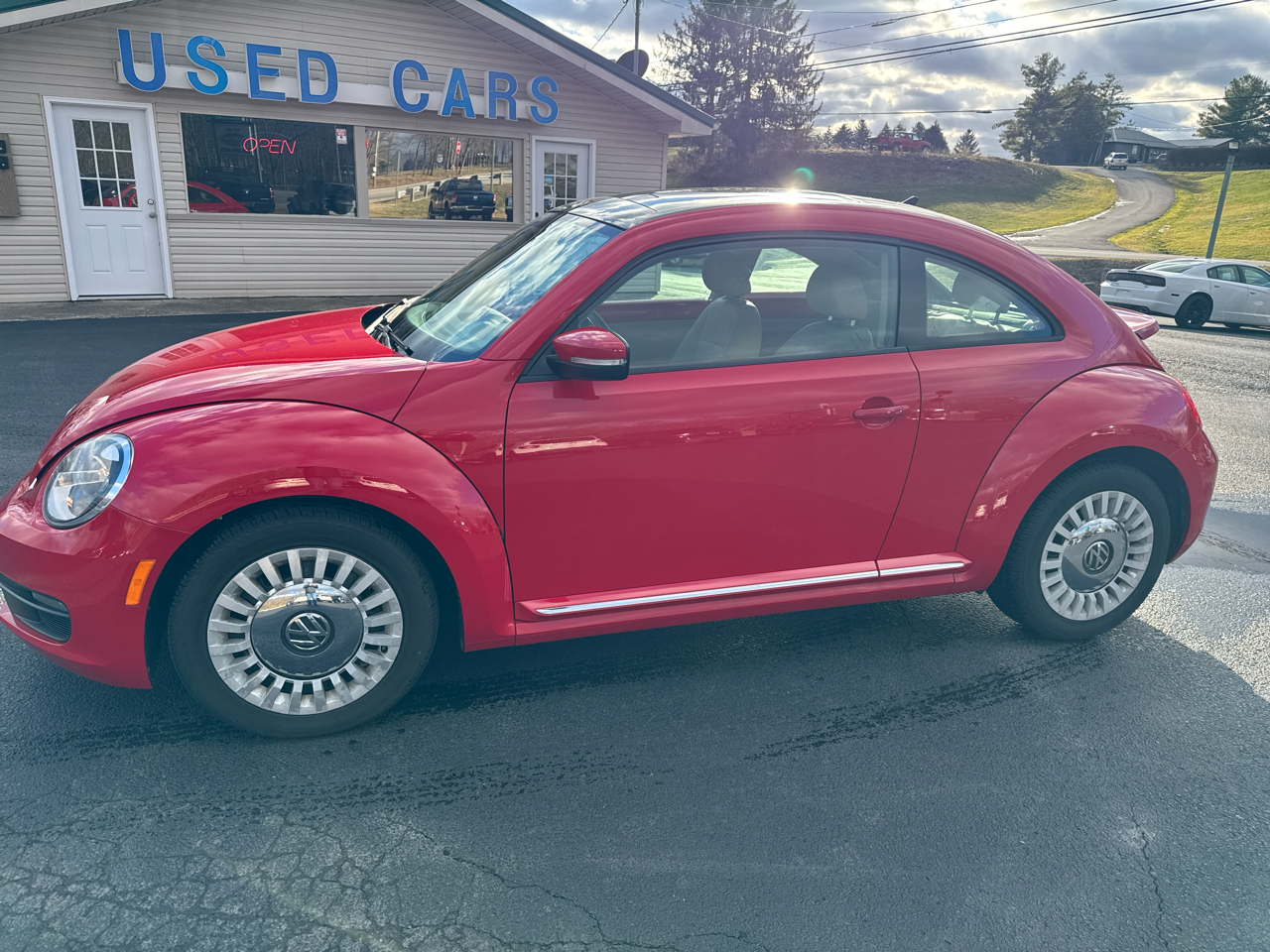 Volkswagen Beetle Coupe 2dr Auto 1.8T w/Sun *Ltd Avail* 2015