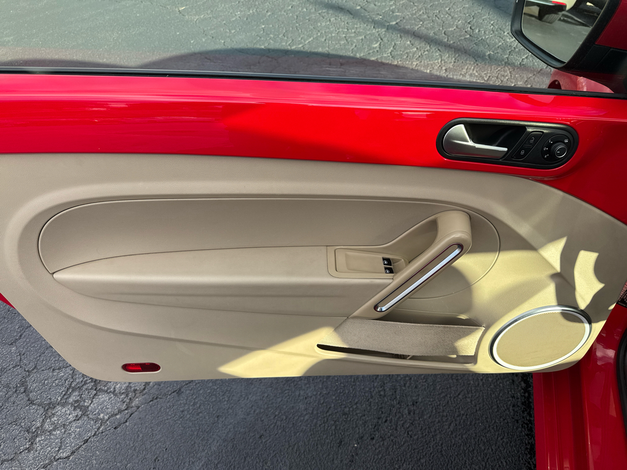 Volkswagen Beetle Coupe 2dr Auto 1.8T w/Sun *Ltd Avail* 2015