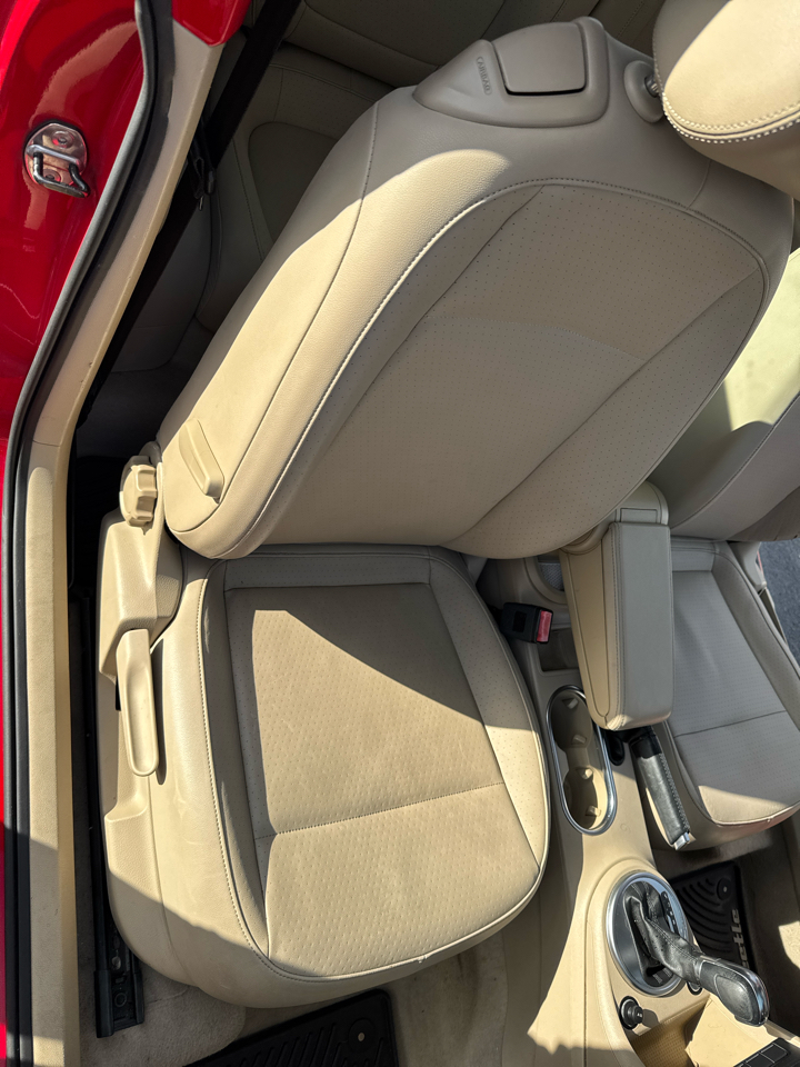 Volkswagen Beetle Coupe 2dr Auto 1.8T w/Sun *Ltd Avail* 2015