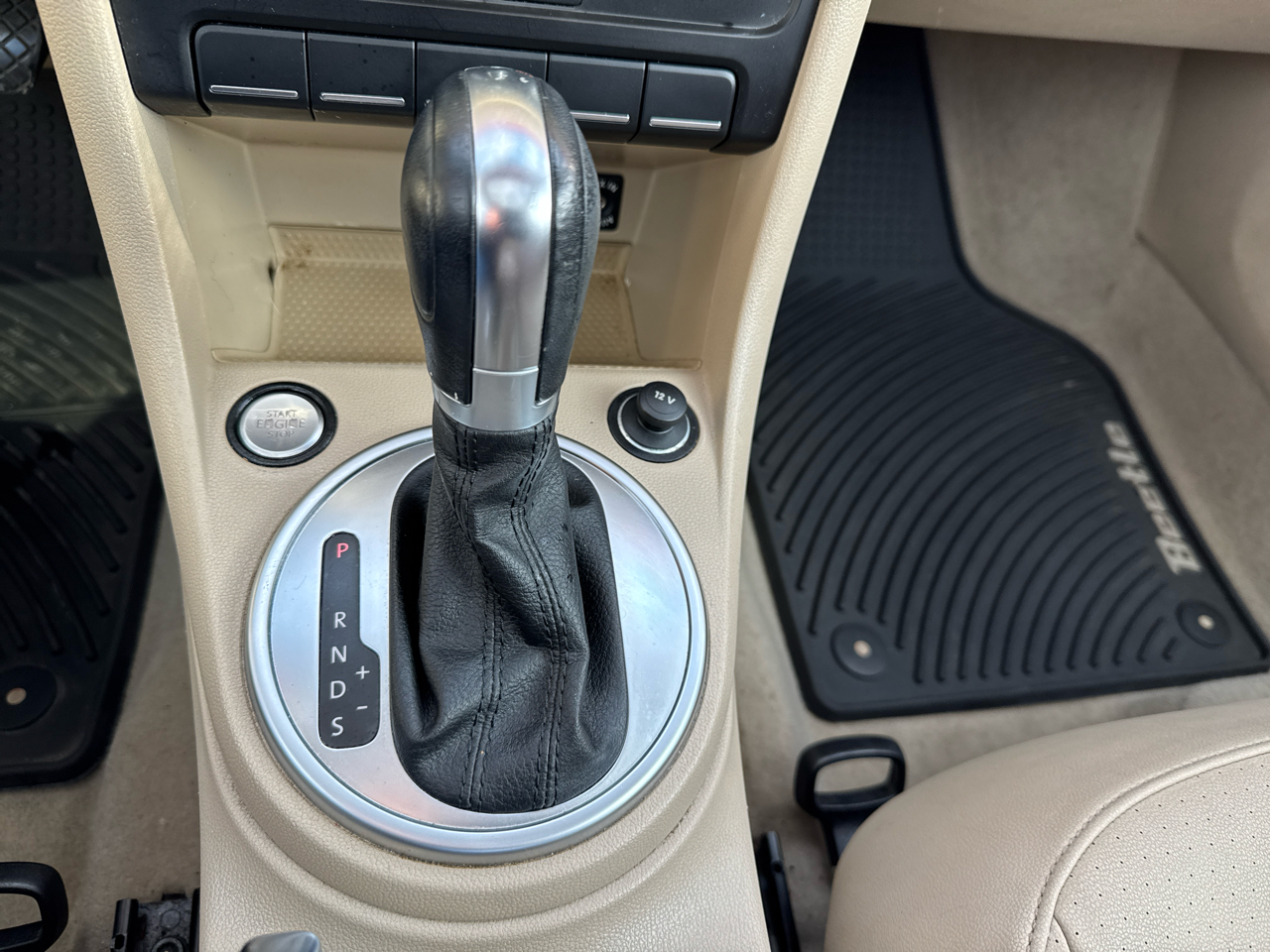 Volkswagen Beetle Coupe 2dr Auto 1.8T w/Sun *Ltd Avail* 2015