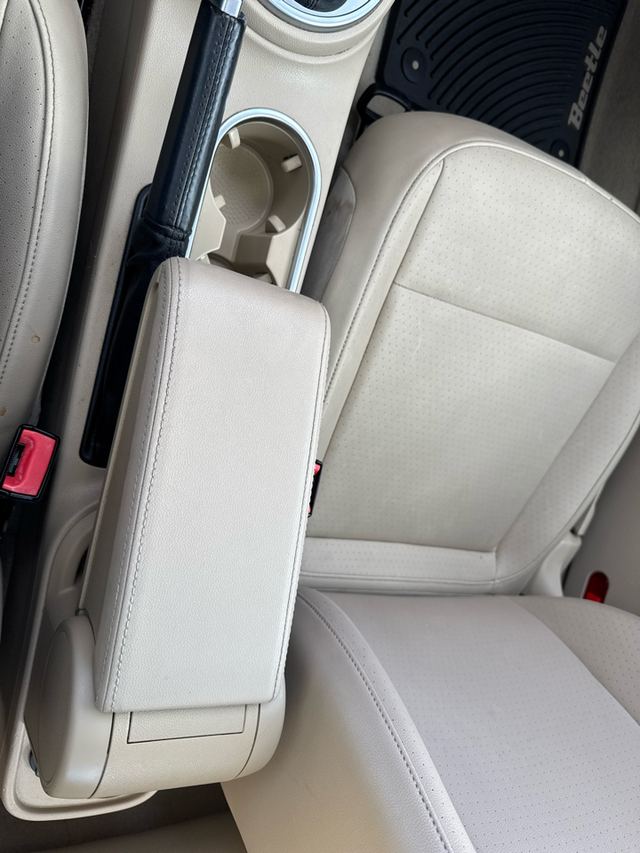 Volkswagen Beetle Coupe 2dr Auto 1.8T w/Sun *Ltd Avail* 2015