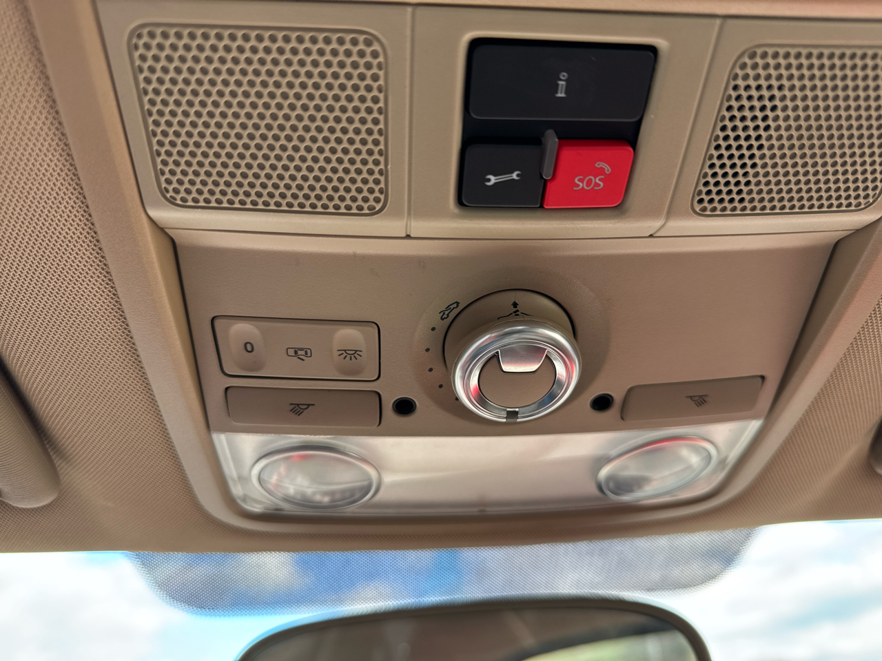 Volkswagen Beetle Coupe 2dr Auto 1.8T w/Sun *Ltd Avail* 2015