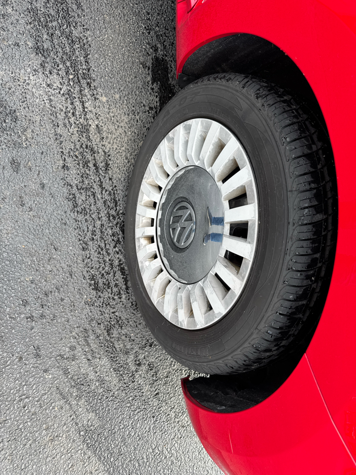 Volkswagen Beetle Coupe 2dr Auto 1.8T w/Sun *Ltd Avail* 2015