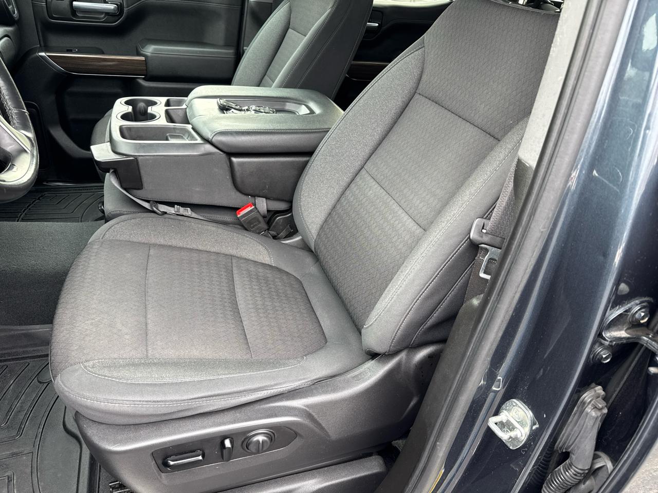 Chevrolet Silverado 1500 4WD Crew Cab 147" RST 2020