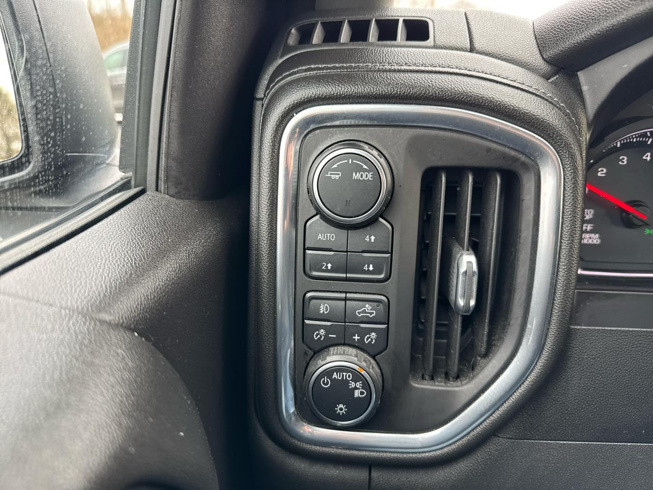 Chevrolet Silverado 1500 4WD Crew Cab 147" RST 2020