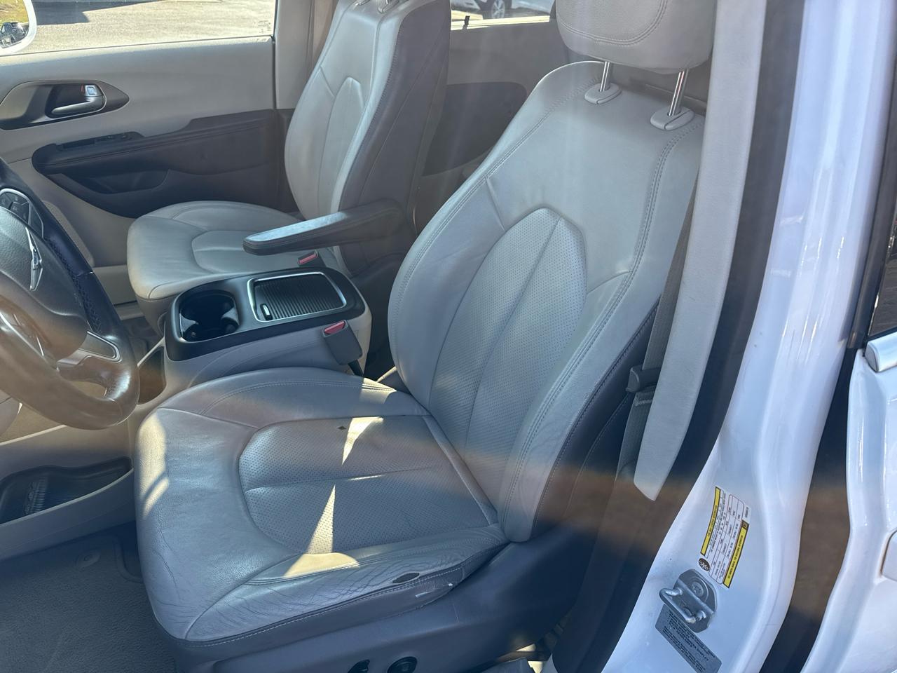 Chrysler Pacifica Touring-L Plus FWD 2017