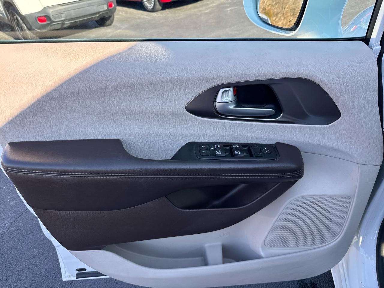 Chrysler Pacifica Touring-L Plus FWD 2017