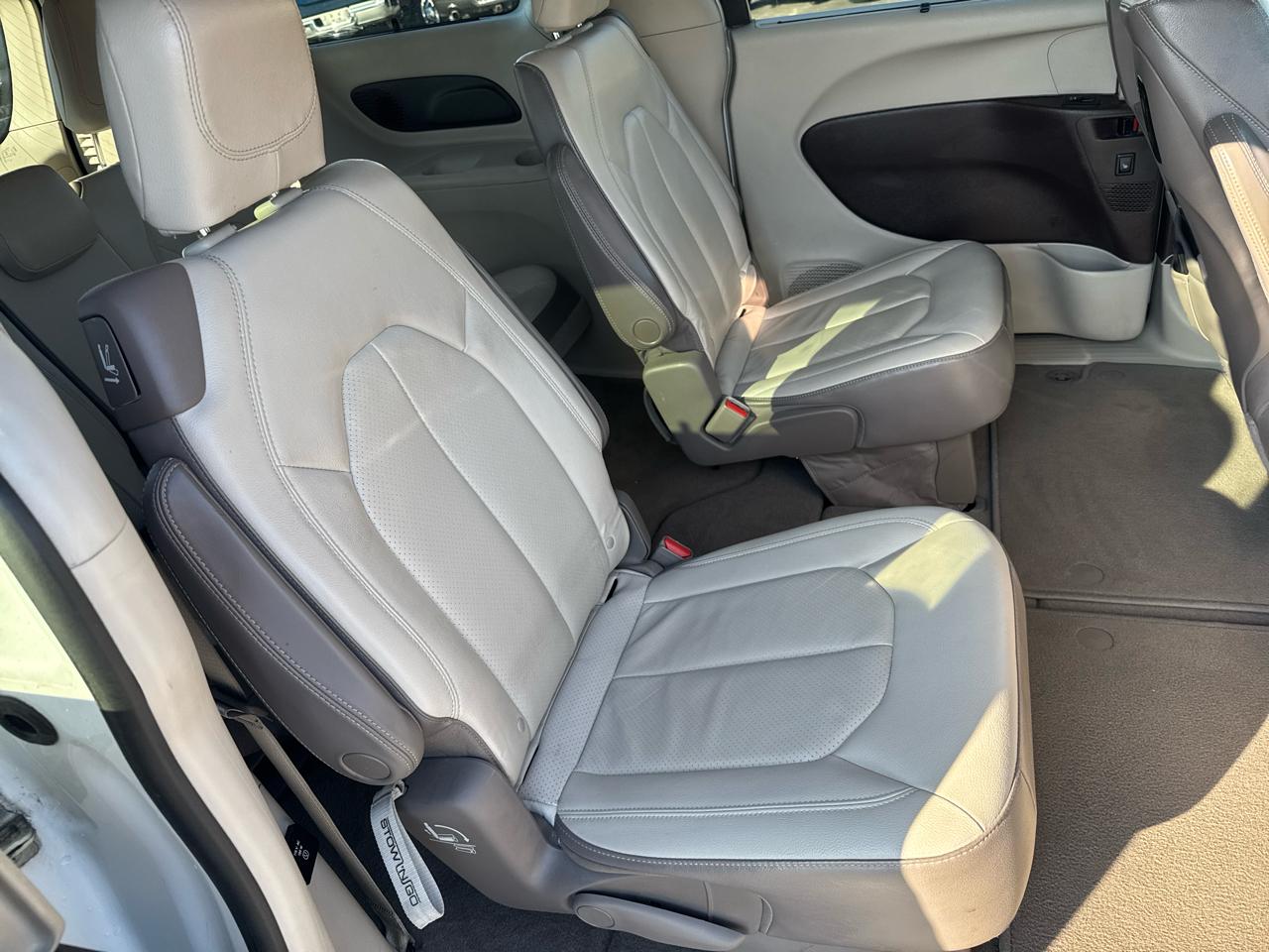 Chrysler Pacifica Touring-L Plus FWD 2017